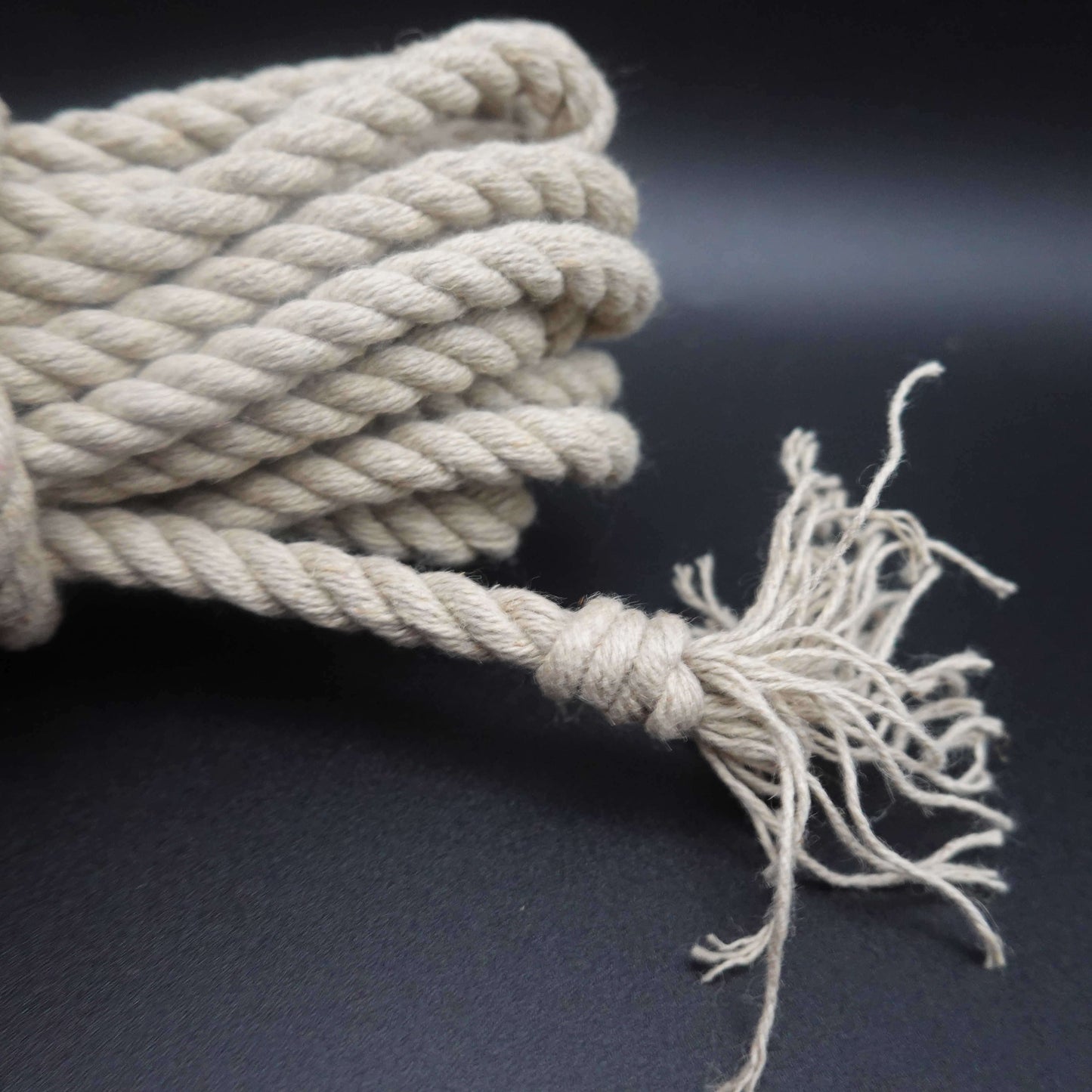 shibari rope-hemp rope