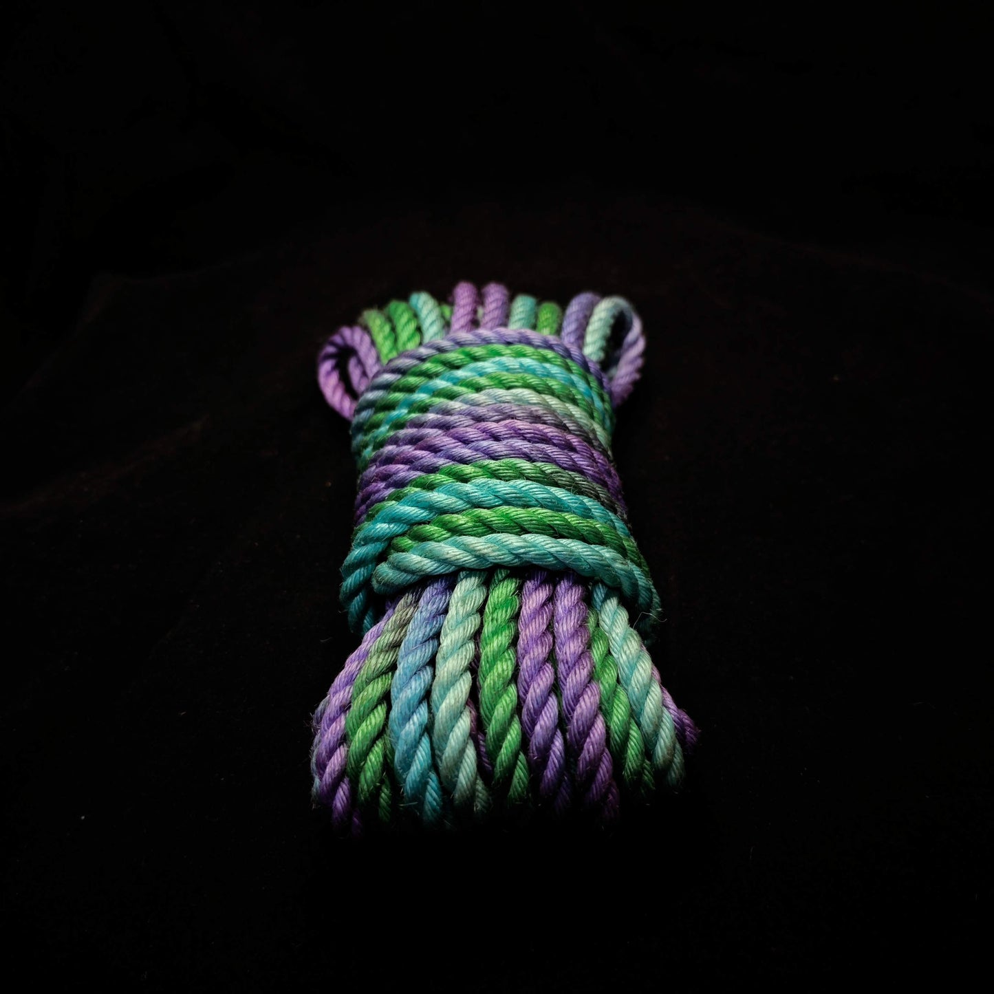 Aurora gradient jute shibari rope coil
