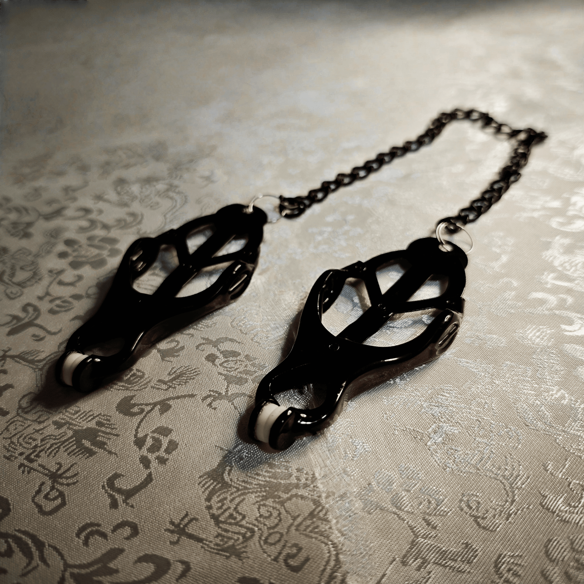 Clover Clamps
